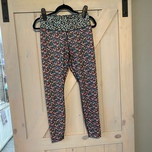 NWT Nike Leggings Size Medium - Floral Print